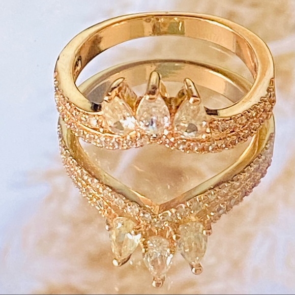 Cubic Zirconia Crown Ring - Picture 5 of 7